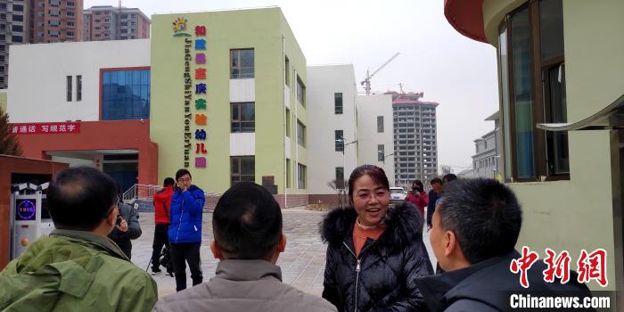 記者參訪廈門市集美區(qū)援建的和政縣嘉庚實(shí)驗(yàn)幼兒園?！罘?攝
