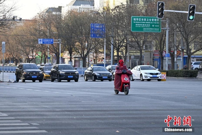 直擊全員核酸檢測(cè)首日的石家莊：城市按下“暫?！辨I 全力防控疫情