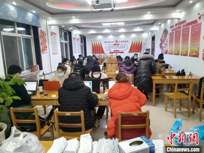 石家莊社區(qū)抗“疫”見聞：黨員、共青團員、志愿者共筑防控墻