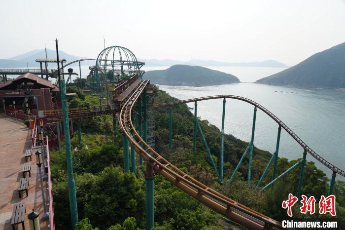 圖為山上園區(qū)越礦飛車(chē)等機(jī)動(dòng)設(shè)施將被淘汰?！垷?攝