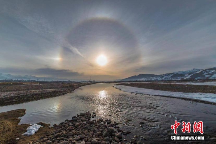 罕見！青海門源天空出現(xiàn)“幻日”奇觀