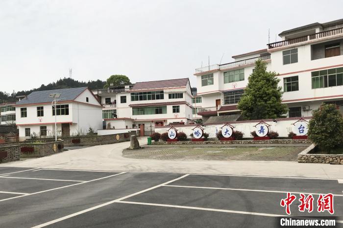 圖為江西省吉安市青原區(qū)東固畬族鄉(xiāng)六渡民族村。　高先長(zhǎng) 攝