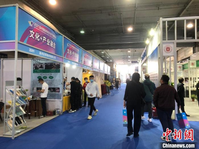 溫州文博會(huì)現(xiàn)場(chǎng)?！∨饲呶?攝