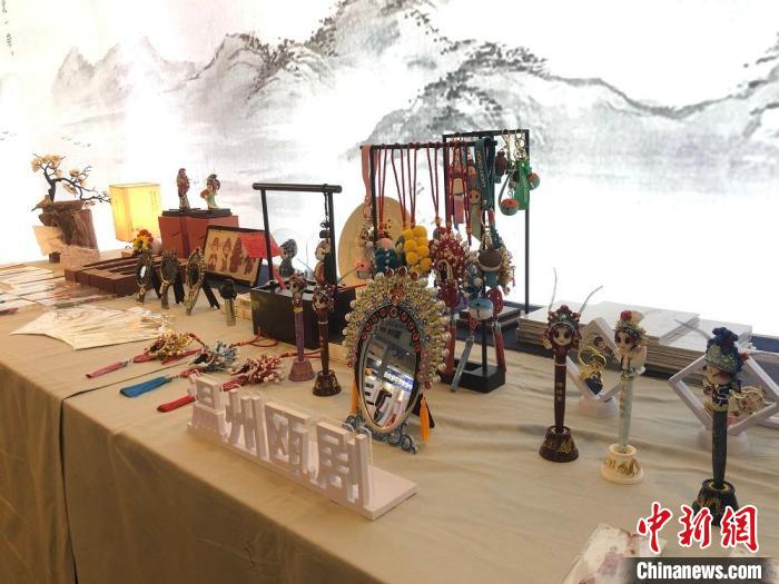 溫州甌劇衍生文創(chuàng)產(chǎn)品?！∨饲呶?攝
