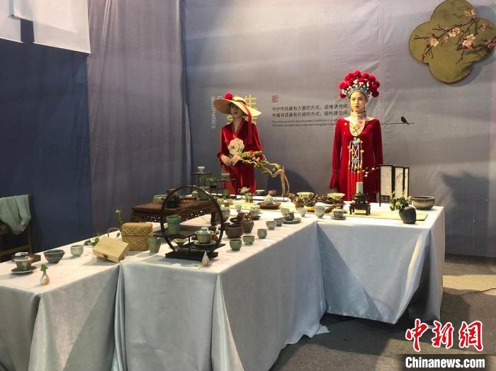 溫州文博會(huì)現(xiàn)場(chǎng)?！∨饲呶?攝