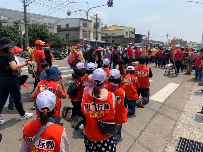 聽到罷免陳柏惟最新聯(lián)署數(shù) 臺(tái)中人難掩激動(dòng)_1620457666759