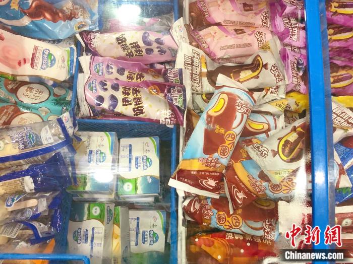 王師傅店里買得較好的雪糕。 <a target='_blank' href='http://www.chinanews.com/' >中新網(wǎng)</a> 左宇坤 攝