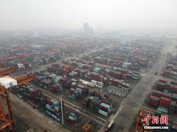 資料圖：廣西欽州港的繁忙工作景象。<a target='_blank' href='http://www.chinanews.com/'>中新社</a>記者 毛建軍 攝