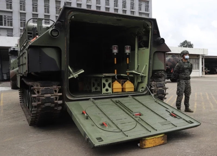 10.兩棲突擊車(chē)