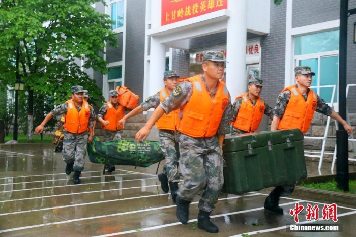 【圖刊】有你們，“河南一定中”