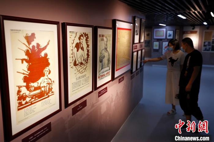 9月3日，“斯大林格勒保衛(wèi)戰(zhàn)——大無畏精神和英雄氣概的象征”專題展覽在抗戰(zhàn)館開幕?！「惶?攝