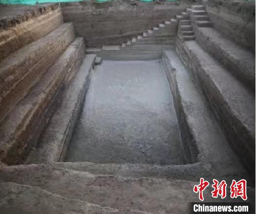 圖為在北京城市副中心發(fā)現(xiàn)的運(yùn)河故道遺址?！”本┦形奈锞止﹫D