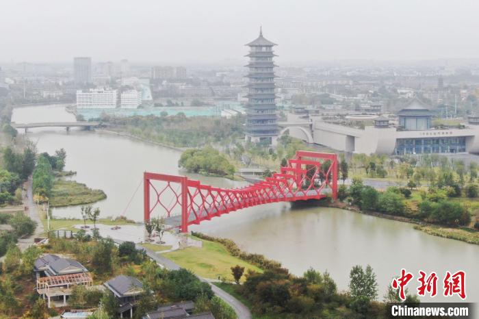 航拍揚州運河三灣風景區(qū)。　泱波 攝