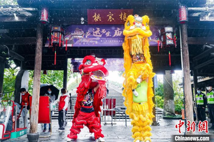 中國大運河廟會現(xiàn)場?！≈鬓k方供圖