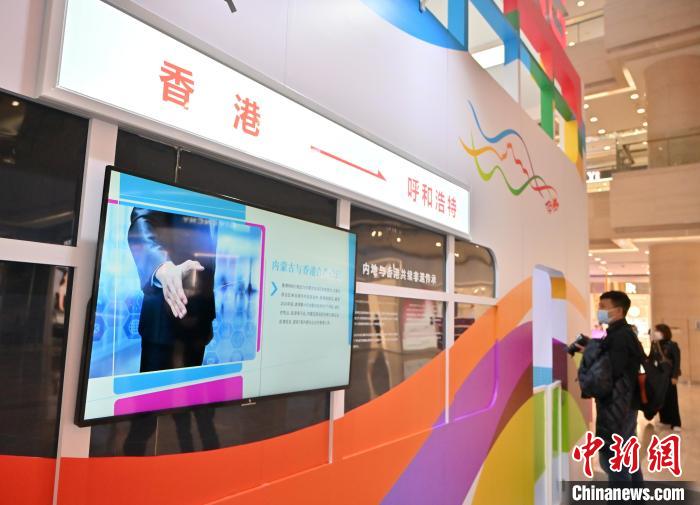 10月22日，觀眾參觀香港非物質(zhì)文化遺產(chǎn)展?！⑽娜A 攝