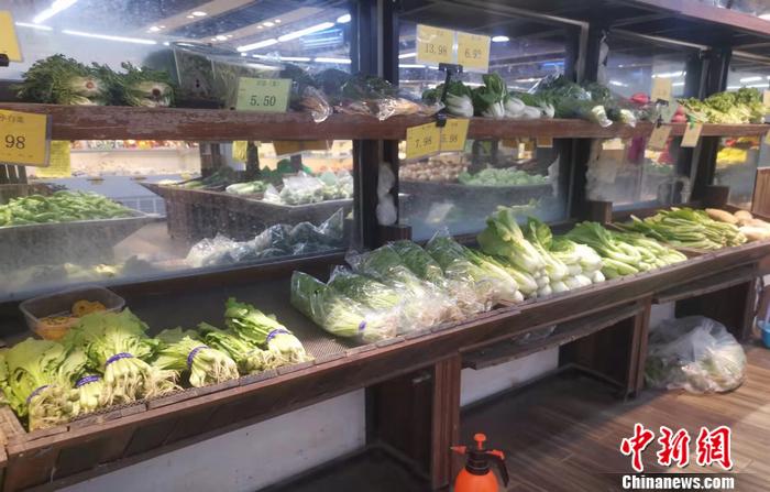 北京西城區(qū)某超市的蔬菜價格。 <a target='_blank' href='http://www.chinanews.com/' >中新網(wǎng)</a>記者 謝藝觀 攝
