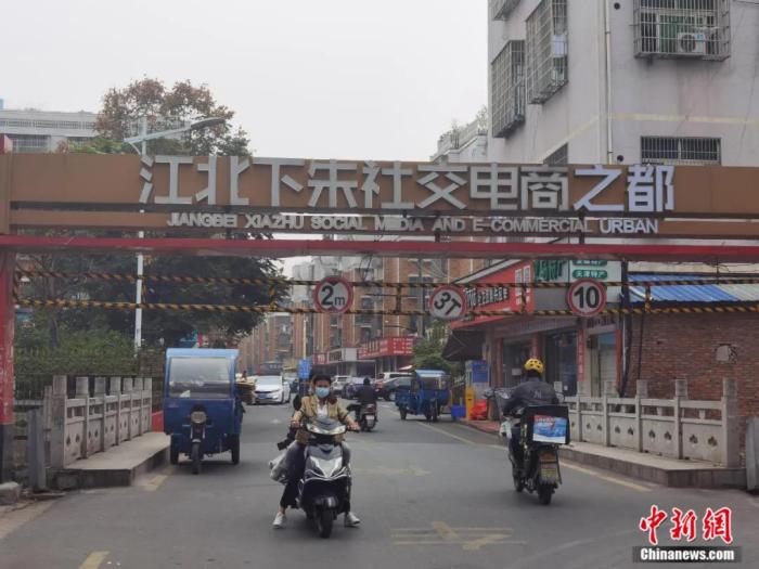 江北下朱村入口。周孫榆 攝