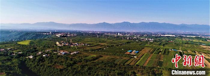 霸陵陵區(qū)航拍全景(竇皇后陵、江村大墓發(fā)掘點(diǎn)、南陵)