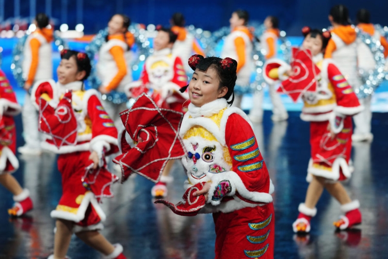 1月22日，演員在北京冬奧會(huì)開(kāi)幕式彩排表演中。