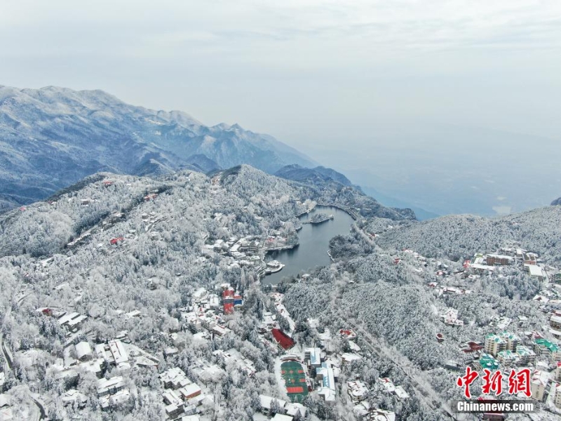 航拍江西廬山銀裝素裹 一派南國冰雪風(fēng)光