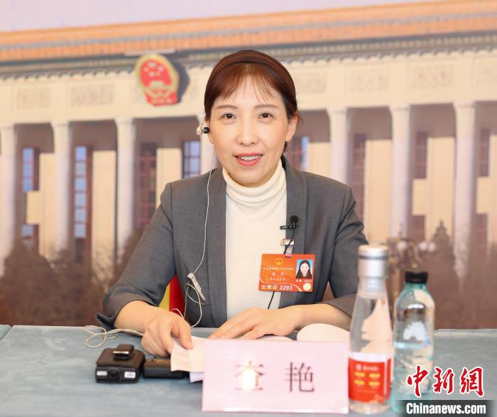 如何讓百姓安心在基層看??？人大代表查艷“答題”