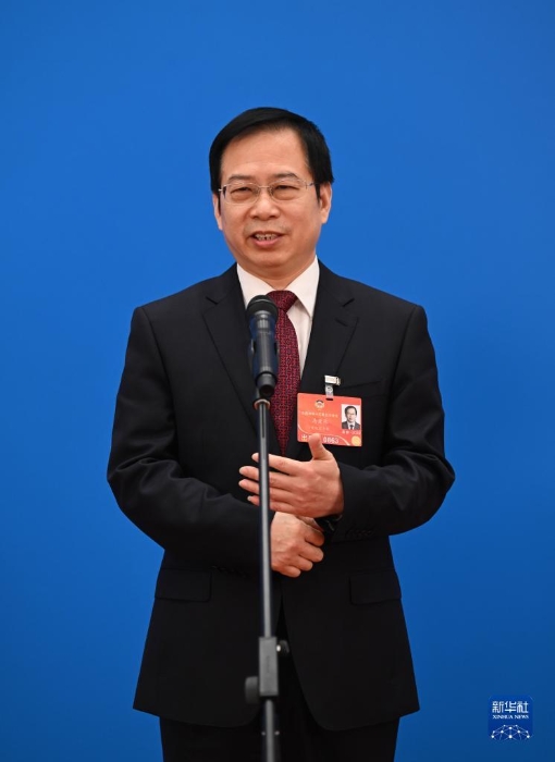 全國政協(xié)十三屆五次會(huì)議第三場(chǎng)“委員通道”采訪活動(dòng)舉行