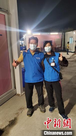 香港政府人員協(xié)會(huì)屬會(huì)香港入境事務(wù)處人員協(xié)會(huì)理事支援新田方艙醫(yī)院工作?！∠愀壅藛T協(xié)會(huì)供圖