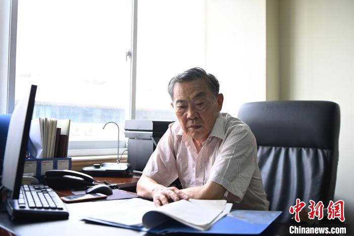 民革四川省委會(huì)原副主委、民革成都市委會(huì)原主委鄧宇民?！“苍?攝