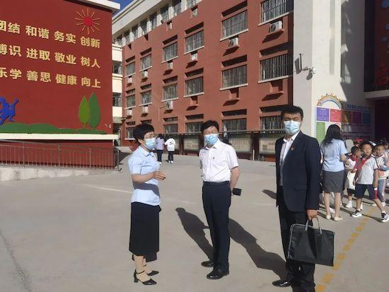 榆林高新小學(xué)舉行新隊員入隊儀式暨第十屆校園文化藝術(shù)節(jié)活動