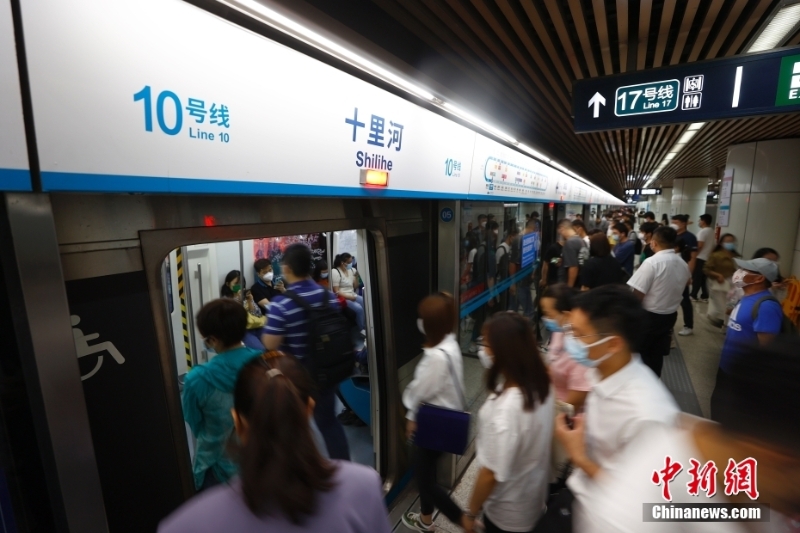 北京朝陽(yáng)、豐臺(tái)除部分封管控區(qū)外恢復(fù)公共交通運(yùn)營(yíng)服務(wù)