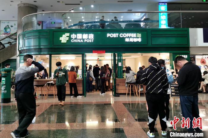 資料圖：坐落在廈門國貿(mào)大廈一樓的郵局咖啡店。 李思源 攝