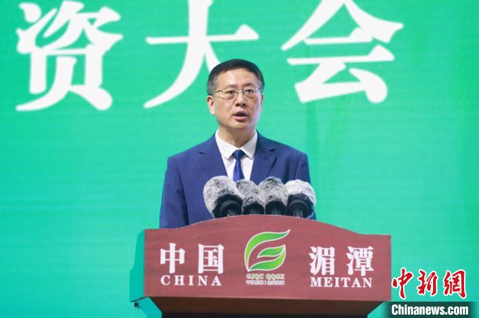 圖為中共貴州省委常委、遵義市委書記李睿致辭?！■暮陚?攝