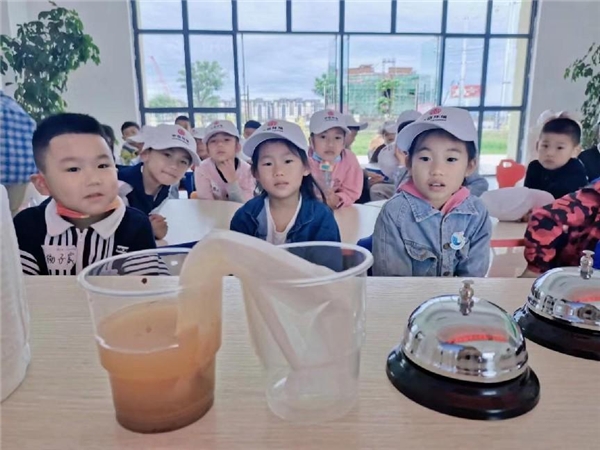 中信環(huán)境技術(shù)：污水廠開(kāi)放日，小實(shí)驗(yàn)有大能量