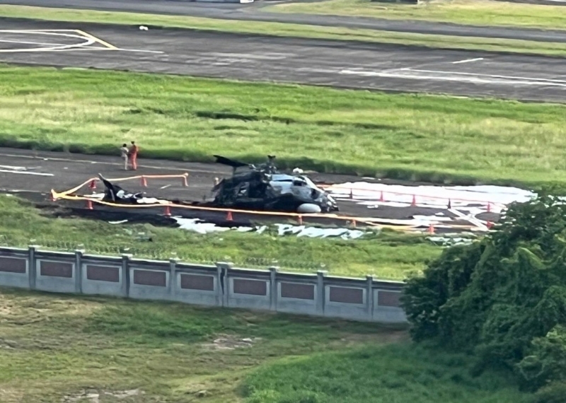 S-70C 反潛直升機(jī)在基地內(nèi)重落地。（讀者提供）