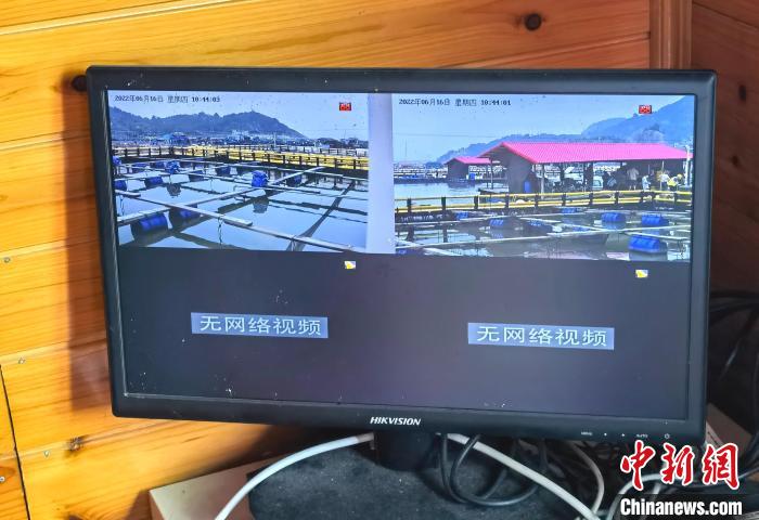 在監(jiān)控室就可足不出戶縱覽漁排。　吳允杰 攝