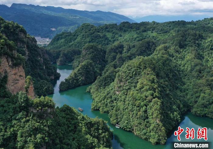 張家界寶峰湖景區(qū)(資料圖)?！怯卤?攝
