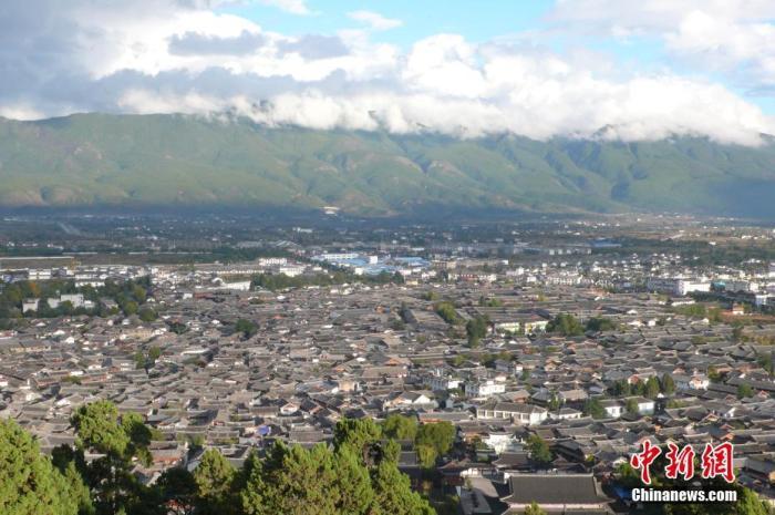 麗江古城遠(yuǎn)景。程惠敏 攝 圖片來源：CTPphoto