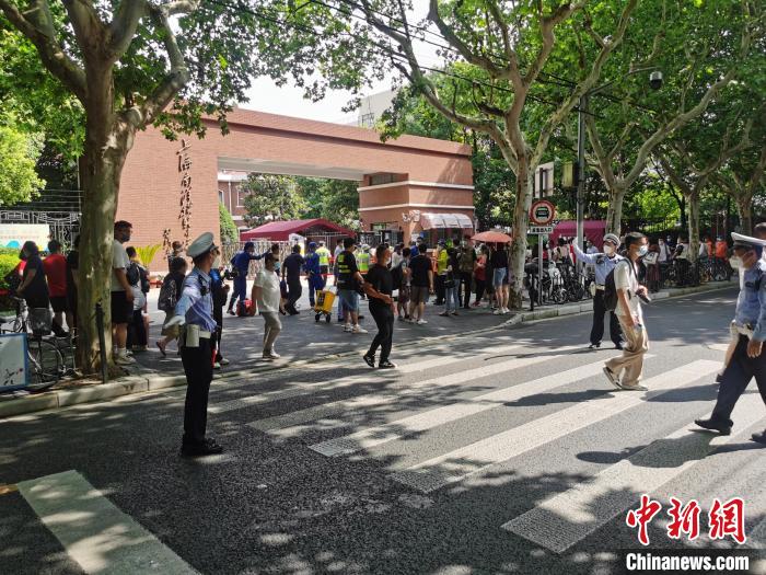 圖為上海市南洋模范中學(xué)考點(diǎn)?！∩虾＞焦﹫D