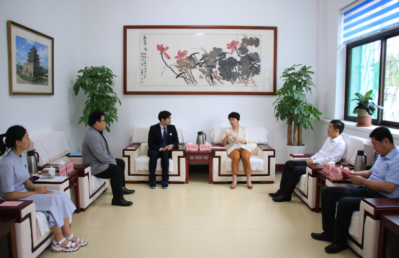 聊城市委書記李長(zhǎng)萍會(huì)見兩岸青年代表許晉銘、  周宏宇、許昕月