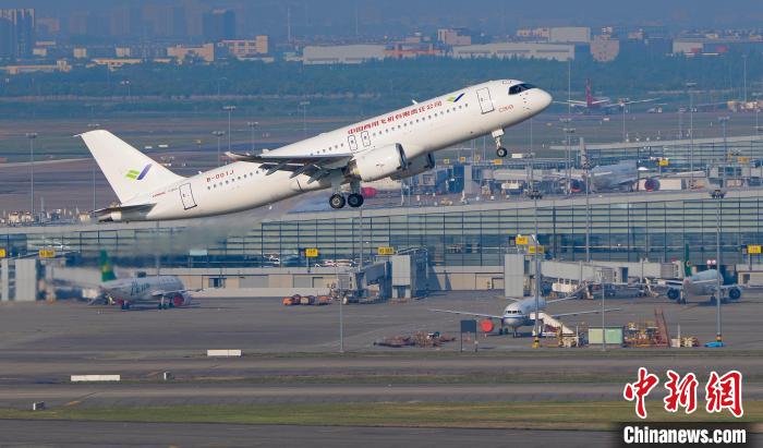 資料圖：中國商飛C919大飛機(jī)?！⌒毂?攝