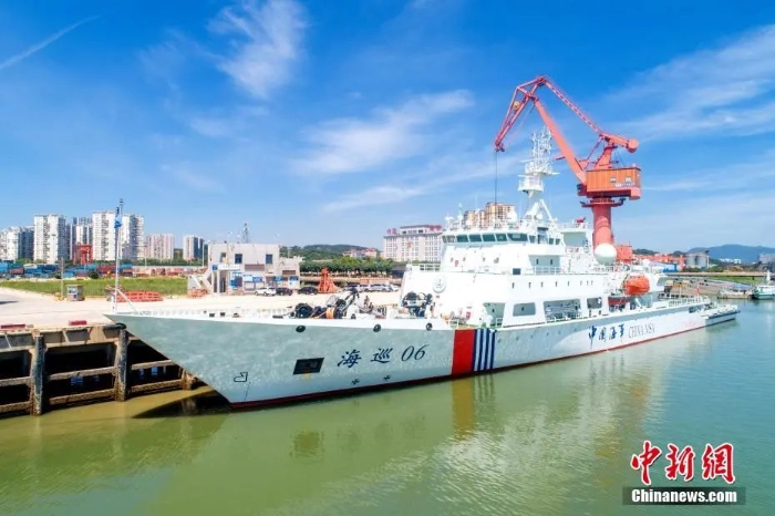 “海巡06”輪?？咳莺箐靖蹌?wù)碼頭。福建海事局 供圖