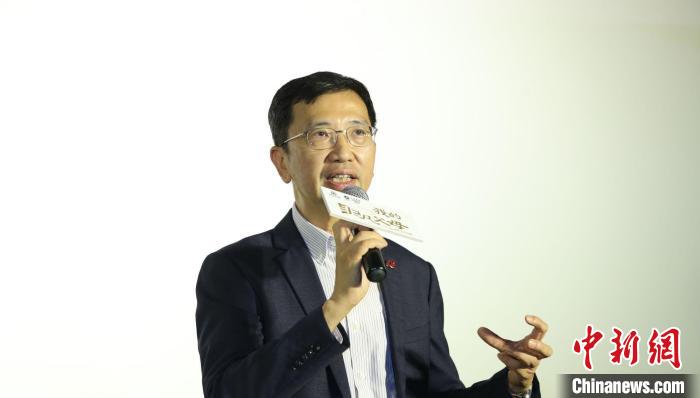 圖為香港特區(qū)政府駐北京辦事處主任梁志仁在活動(dòng)現(xiàn)場(chǎng)致辭?！≈鬓k方供圖
