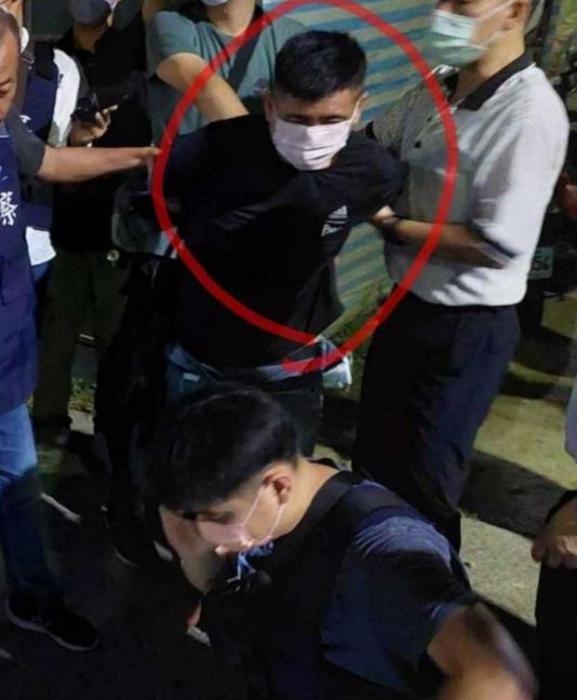 嫌犯林某殘忍殺警后逃亡17小時(shí)，23日凌晨于新竹落網(wǎng)。圖片來(lái)源：臺(tái)灣“中時(shí)新聞網(wǎng)” 