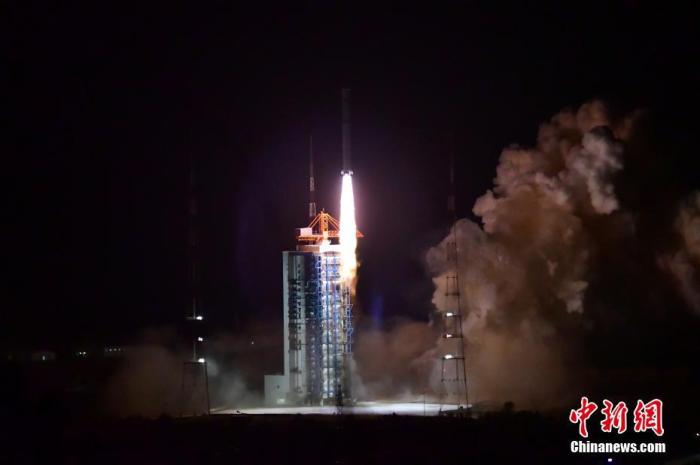 10月14日18時51分，中國在太原衛(wèi)星發(fā)射中心采用長征二號丁運載火箭，成功發(fā)射首顆太陽探測科學技術(shù)試驗衛(wèi)星“羲和號”。 <a target='_blank' href='/'>中新社</a>發(fā) 鄭逃逃 攝