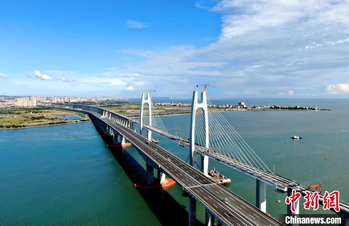 航拍福廈高鐵跨海大橋?！∧喜F路供圖