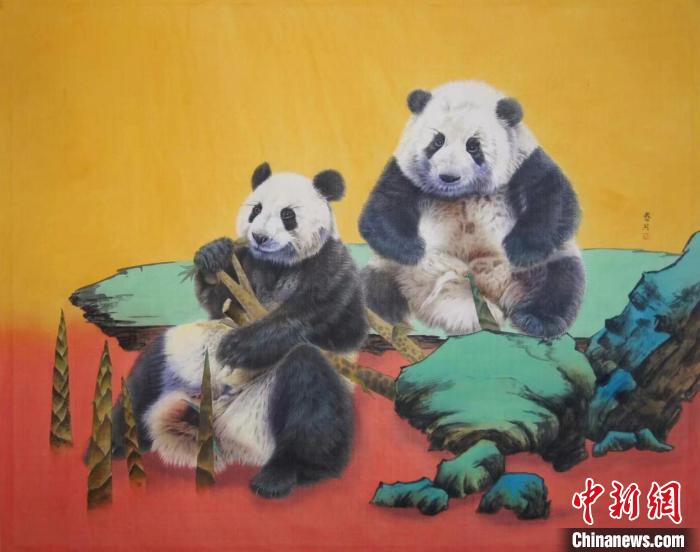 四川黃埔后代姚霽月展出畫作《熊貓圖》?！∷拇ㄊ↑S埔軍校同學會供圖