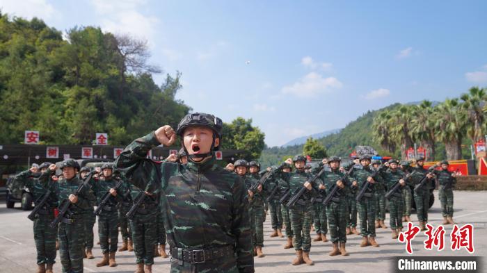 9月2日，特戰(zhàn)隊員立下錚錚誓言?！堦愑?攝