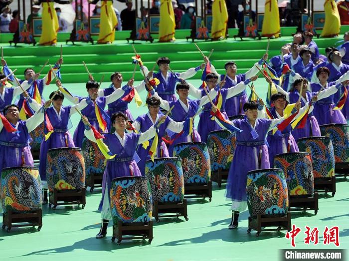 延邊朝鮮族自治州成立70周年慶祝大會(huì)節(jié)目表演?！?攝