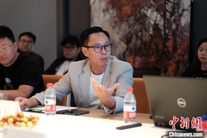 圖為陳維思在工作中?！∈茉L者供圖