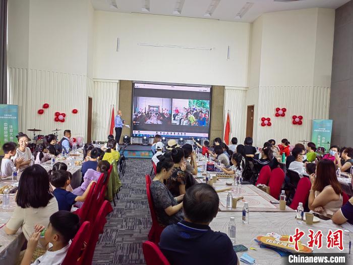 “北侖·埔里”中秋有愛(ài)幸福到萬(wàn)家聯(lián)誼活動(dòng)現(xiàn)場(chǎng)。　賀佳超供圖